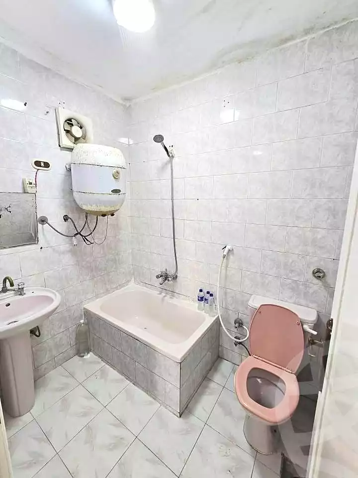 https://aqarmap.com.eg/ar/listing/7225053-for-sale-alexandria-al-agamy-shataa-el-nakheel
