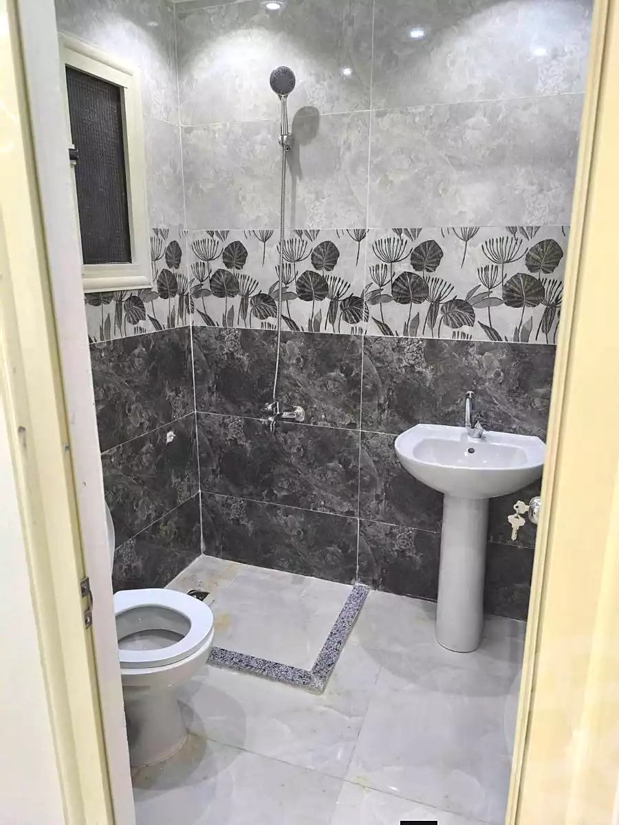 https://aqarmap.com.eg/ar/listing/7225783-for-sale-alexandria-al-agamy-lbytsh-bianchiii