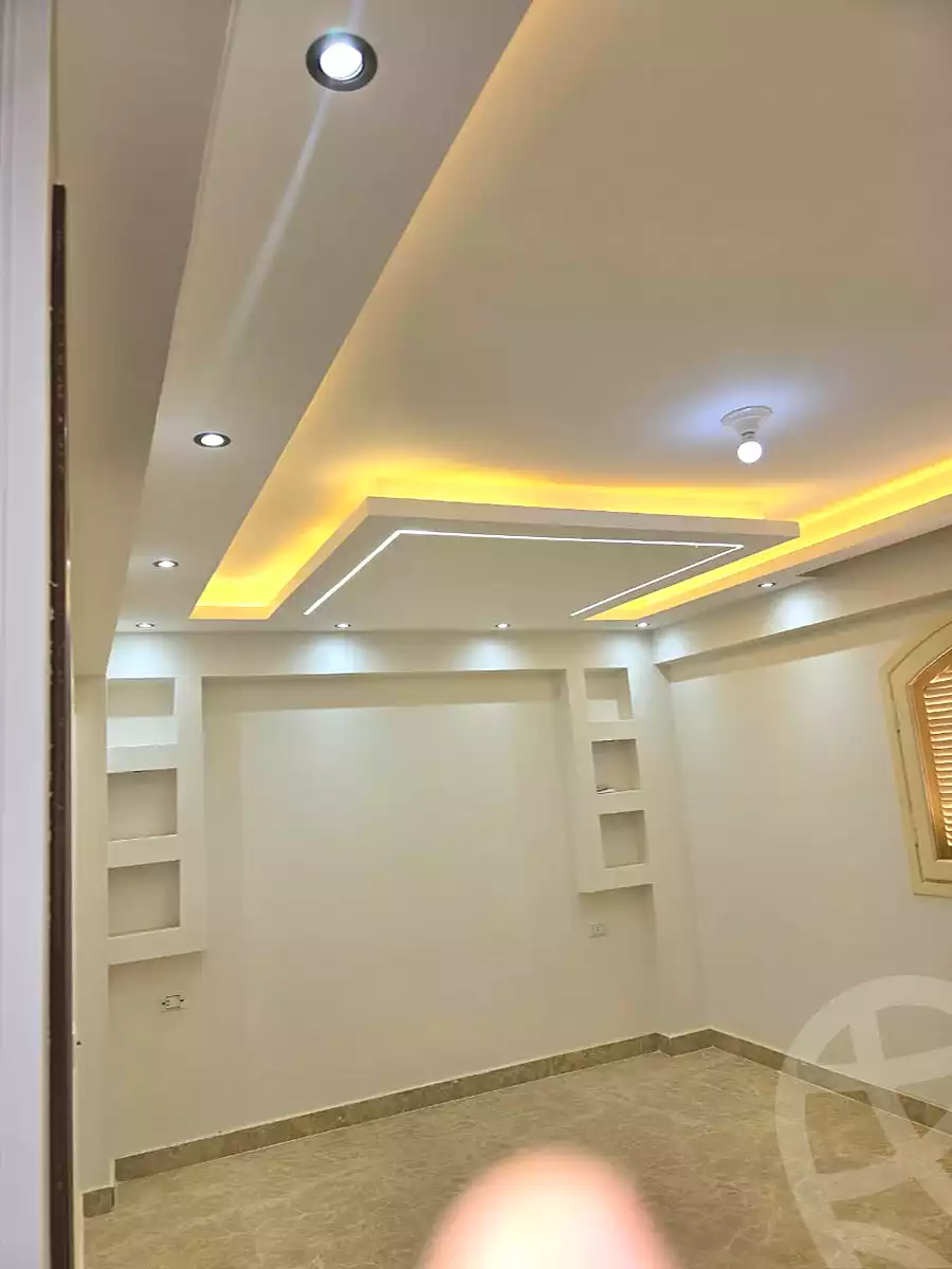 https://aqarmap.com.eg/ar/listing/7225864-for-rent-cairo-6th-of-october-compounds-kmbwnd-b-twn-ryl-styt-llttwyr