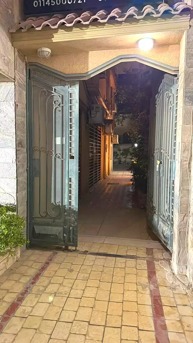 https://aqarmap.com.eg/ar/listing/7226264-for-sale-cairo-6th-of-october-el-ahyaa-neighborhood-3rd-al-hay-al-thalith-st