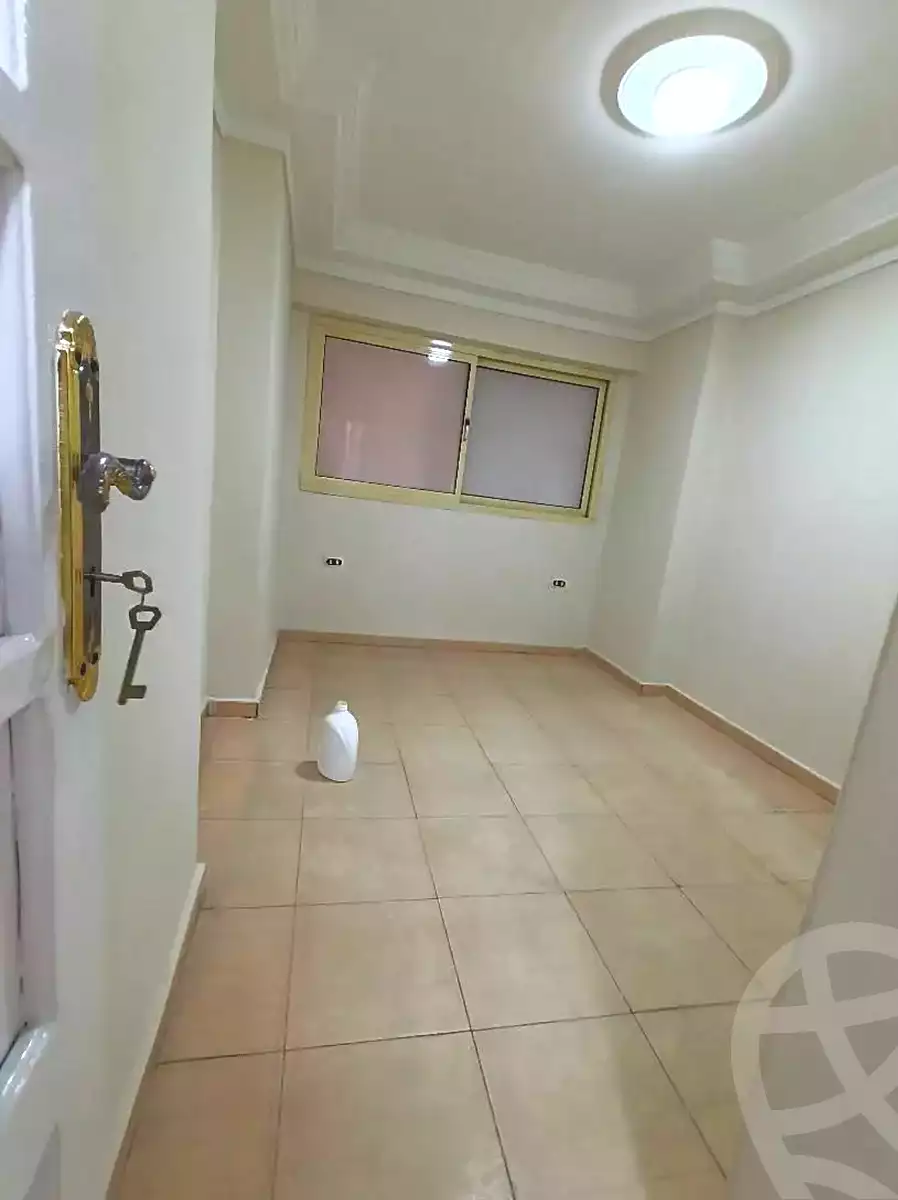 https://aqarmap.com.eg/ar/listing/7226406-for-sale-alexandria-sydy-bshr-sydy-bshr-bhry-gamal-abd-el-nasir-st