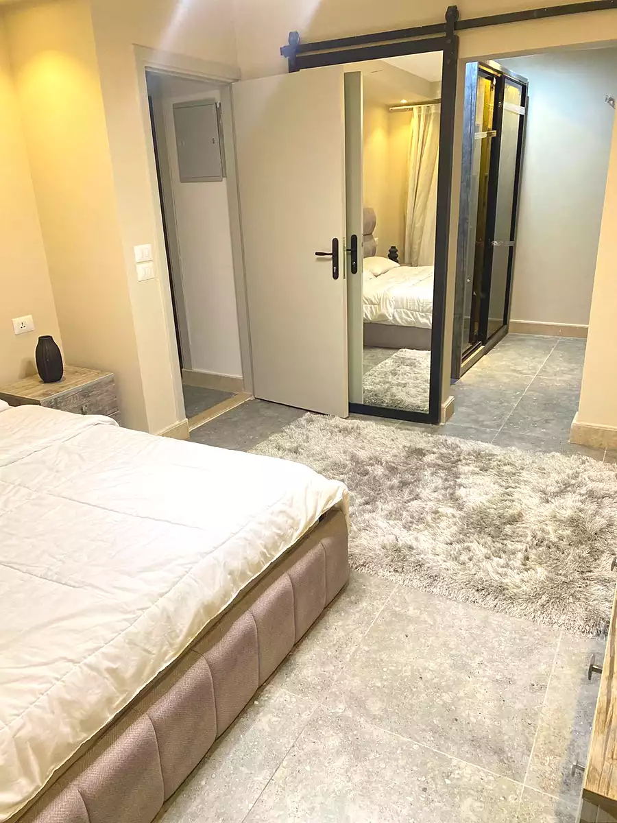 https://aqarmap.com.eg/ar/listing/7226429-for-rent-cairo-el-sheikh-zayed-city-compounds-beverly-hills