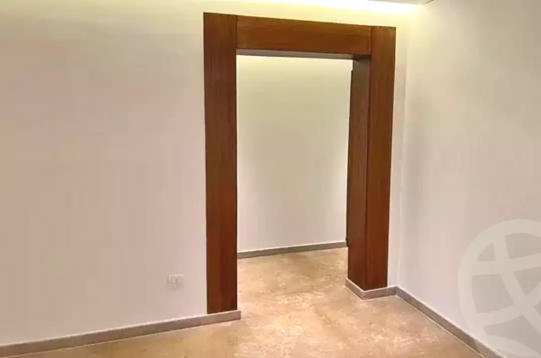 https://aqarmap.com.eg/ar/listing/7226618-for-sale-cairo-new-cairo-compounds-mountain-view-hyde-park