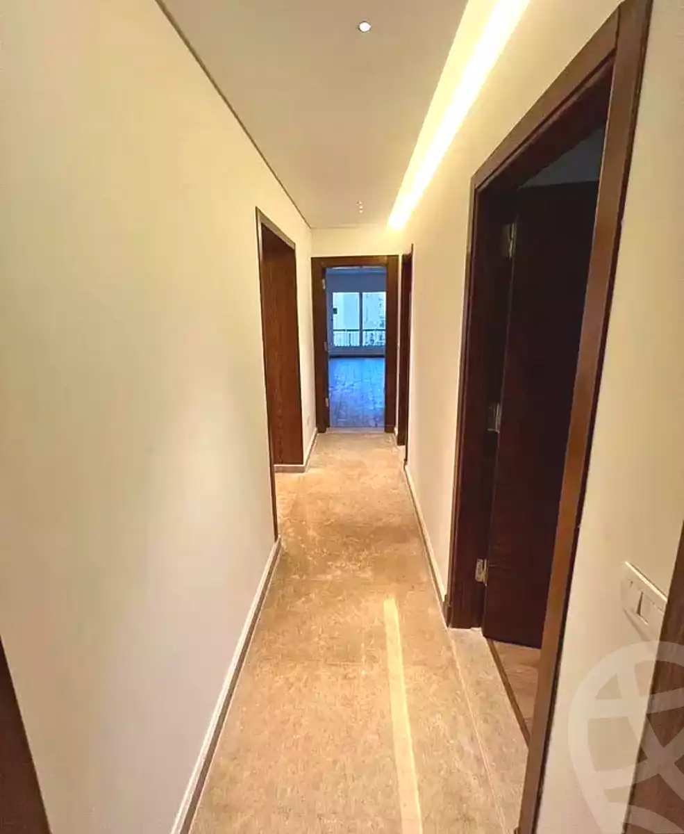 https://aqarmap.com.eg/ar/listing/7226618-for-sale-cairo-new-cairo-compounds-mountain-view-hyde-park