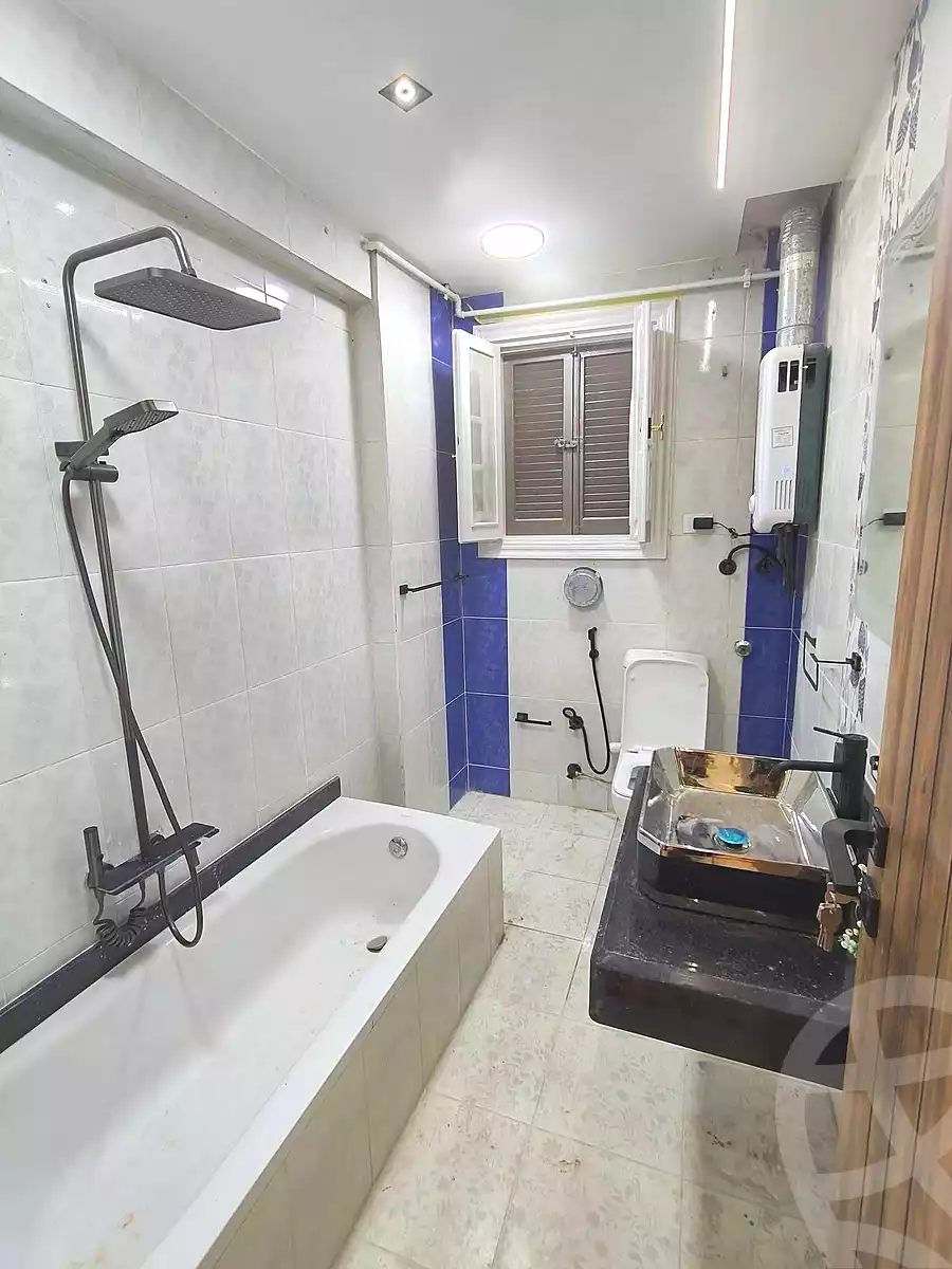 https://aqarmap.com.eg/ar/listing/7227374-for-sale-alexandria-sydy-bshr-sydy-bshr-bhry-shr-mhmwd-l-yswy
