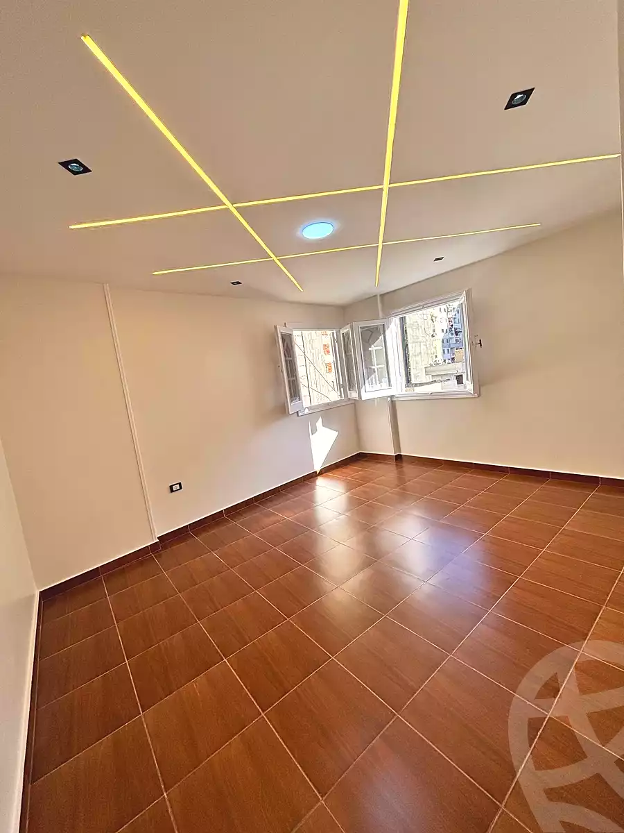 https://aqarmap.com.eg/ar/listing/7227994-for-sale-alexandria-sydy-bshr-sydy-bshr-bhry-shr-mhmwd-l-yswy