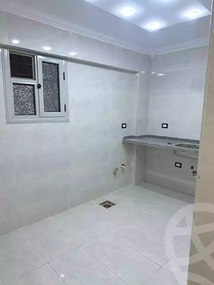 https://aqarmap.com.eg/en/listing/7228092-for-sale-alexandria-al-agamy-el-hanouvel-radwan-st