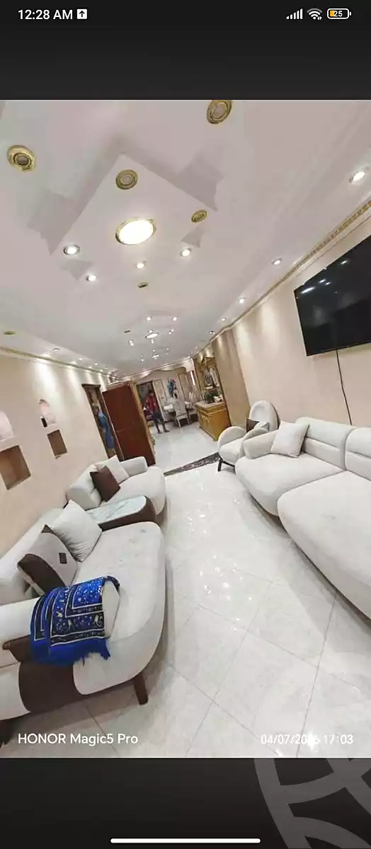 https://aqarmap.com.eg/en/listing/7228318-for-sale-cairo-helwan-helwan-el-sharkeya-mostafa-safwat-st