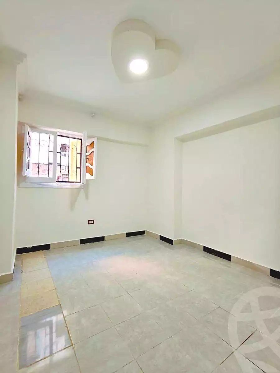 https://aqarmap.com.eg/ar/listing/7228413-for-sale-alexandria-al-agamy-shataa-el-nakheel