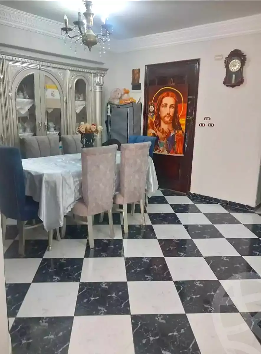 https://aqarmap.com.eg/ar/listing/7228548-for-sale-alexandria-alhadara-new-el-hadra