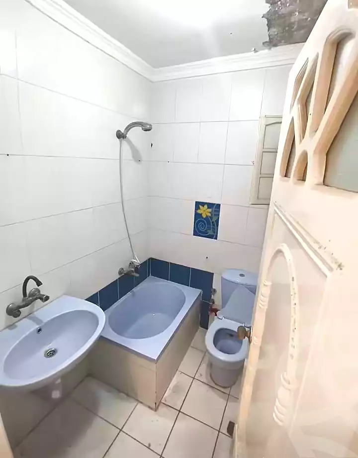 https://aqarmap.com.eg/ar/listing/7229503-for-sale-alexandria-al-agamy-el-hanouvel-radwan-st
