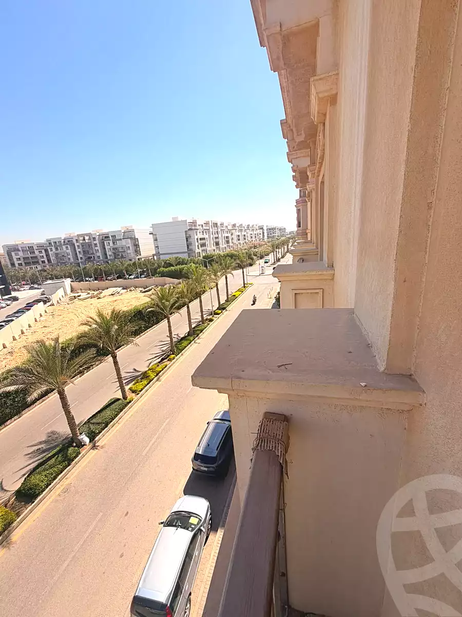https://aqarmap.com.eg/ar/listing/7230660-for-sale-cairo-new-cairo-compounds-hyde-park-centre-ville-hyde-park