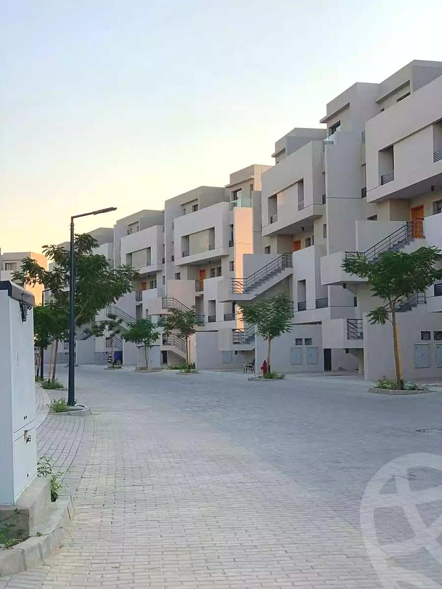 https://aqarmap.com.eg/ar/listing/7231367-for-sale-cairo-el-shorouk-compounds-al-burouj-compound-imkan