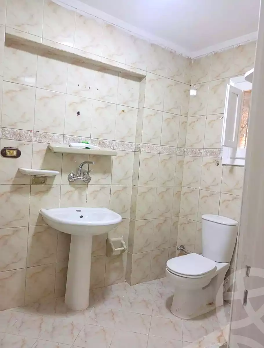 https://aqarmap.com.eg/ar/listing/7233014-for-sale-alexandria-al-agamy-el-hanouvel-el-kholafaa-el-rashdeen-st