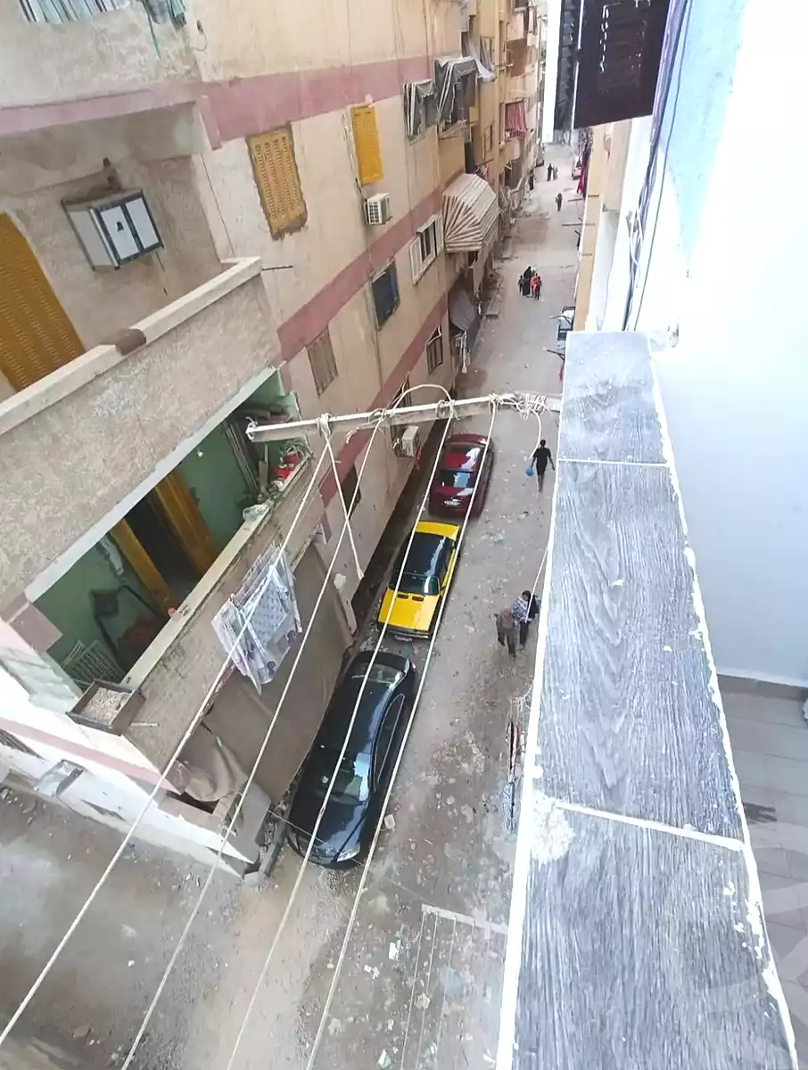 https://aqarmap.com.eg/en/listing/7233079-for-sale-alexandria-al-agamy-el-hanouvel-yathreb-st
