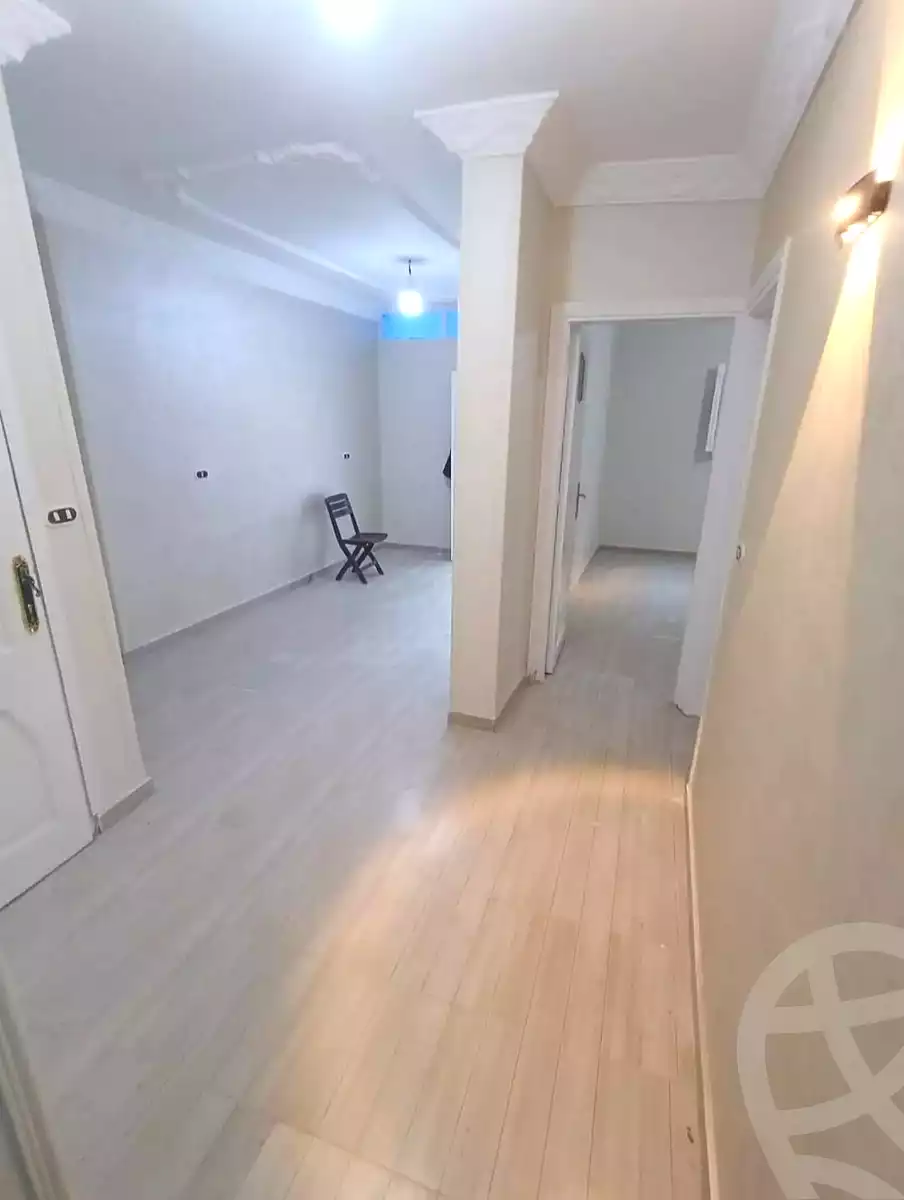 https://aqarmap.com.eg/en/listing/7233079-for-sale-alexandria-al-agamy-el-hanouvel-yathreb-st