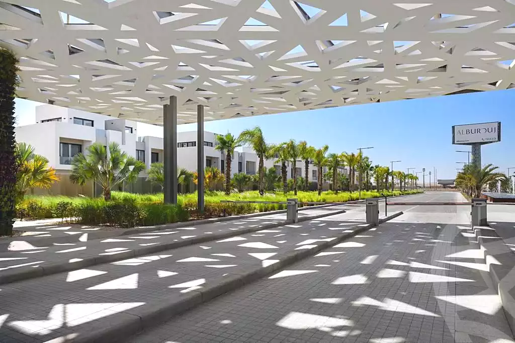 https://aqarmap.com.eg/ar/listing/7233945-for-sale-cairo-el-shorouk-compounds-al-burouj-compound-imkan