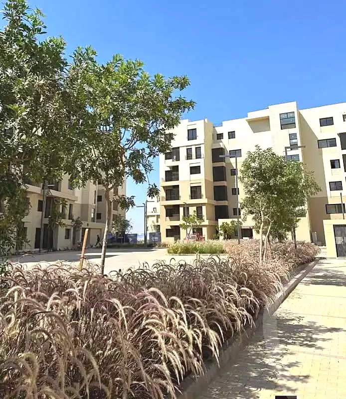 https://aqarmap.com.eg/ar/listing/7233965-for-sale-cairo-6th-of-october-hadaeq-october-compounds-o-west-club-yard-o-west