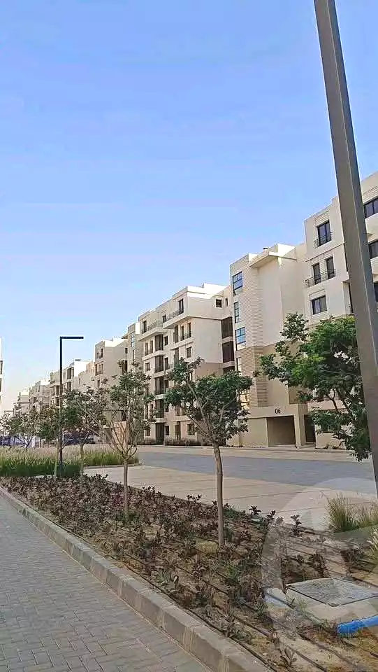 https://aqarmap.com.eg/ar/listing/7233841-for-sale-cairo-6th-of-october-hadaeq-october-compounds-o-west-club-yard-o-west