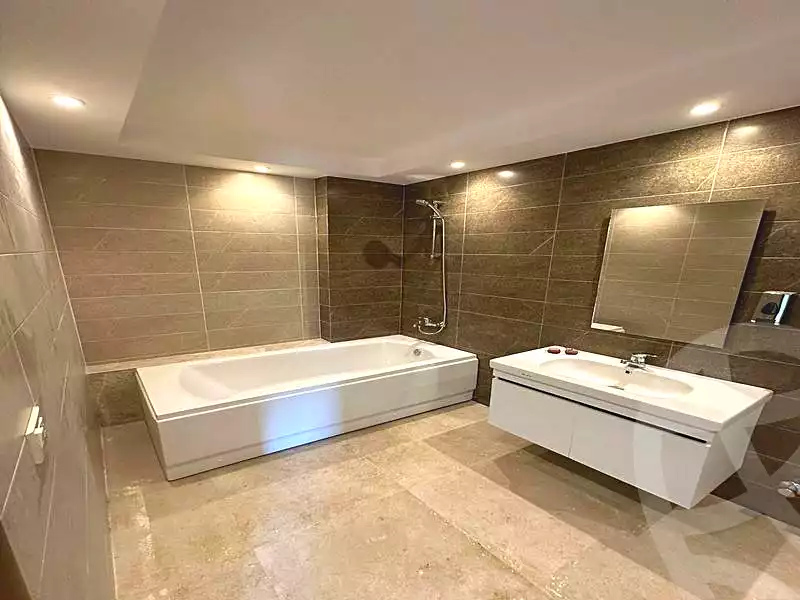 https://aqarmap.com.eg/ar/listing/7234527-for-sale-cairo-el-shorouk-compounds-aljar-british-district-compound