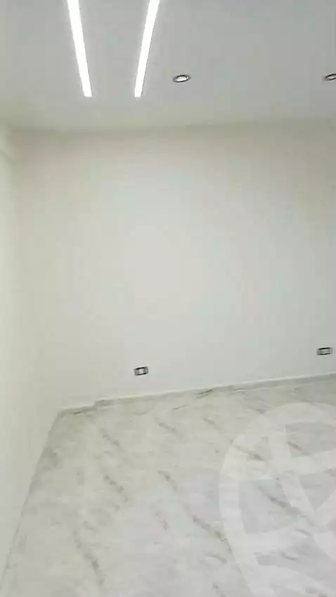 https://aqarmap.com.eg/ar/listing/7234846-for-sale-alexandria-alexandria-marsa-matrouh-rd