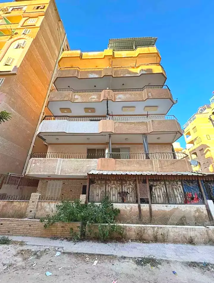 https://aqarmap.com.eg/ar/listing/7235534-for-sale-alexandria-al-agamy-shataa-el-nakheel