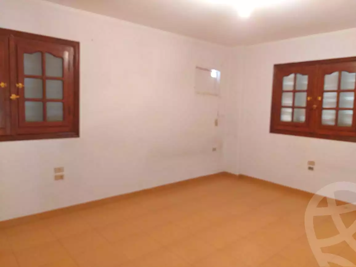 https://aqarmap.com.eg/ar/listing/7236409-for-sale-cairo-6th-of-october-el-ahyaa-neighborhood-2nd-divided-from-al-kafrawei-st