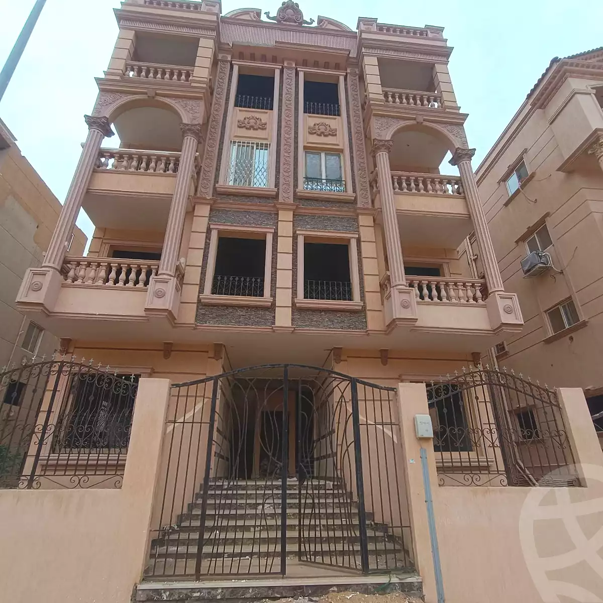 https://aqarmap.com.eg/en/listing/7236574-for-sale-cairo-6th-of-october-el-tawsaat-el-shamalya-hy-2000-qt