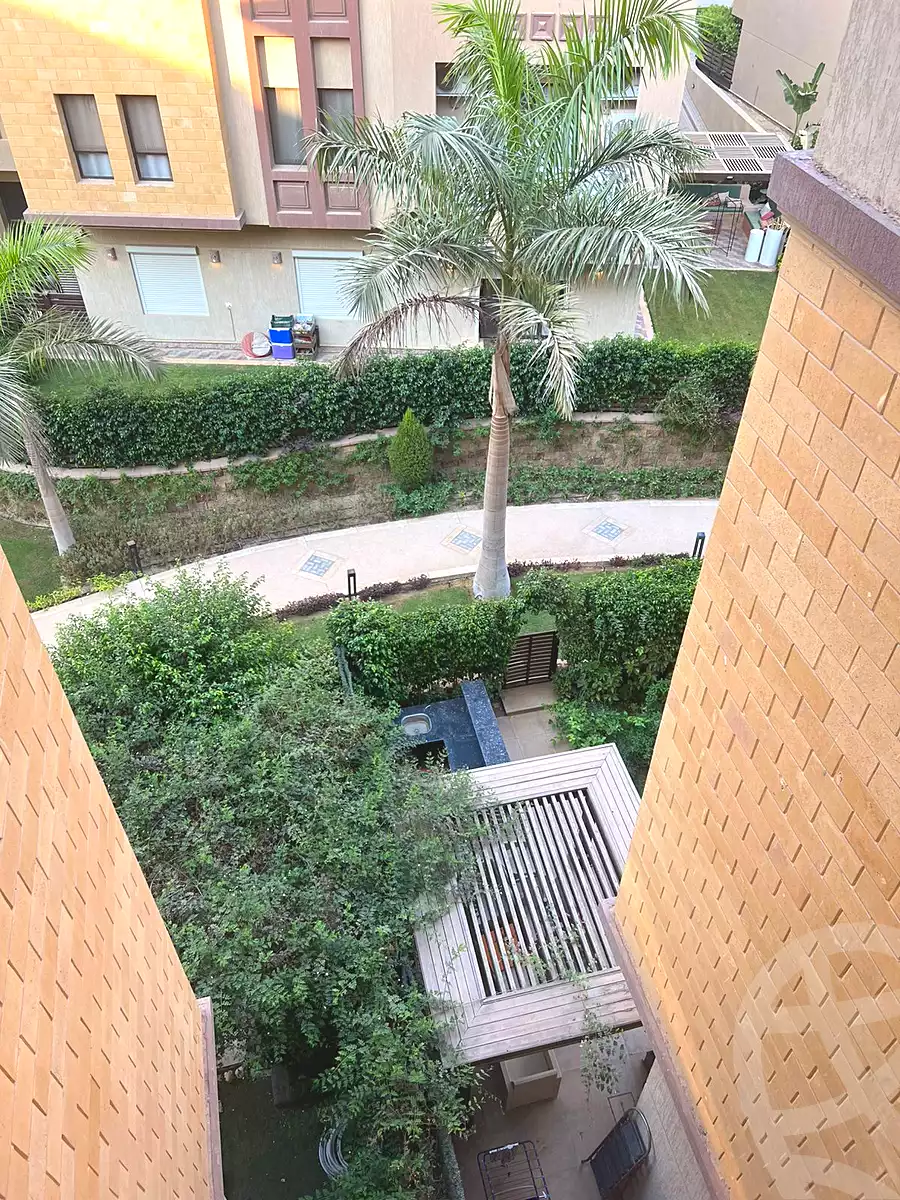 https://aqarmap.com.eg/en/listing/7236600-for-sale-cairo-el-sheikh-zayed-city-compounds-greens