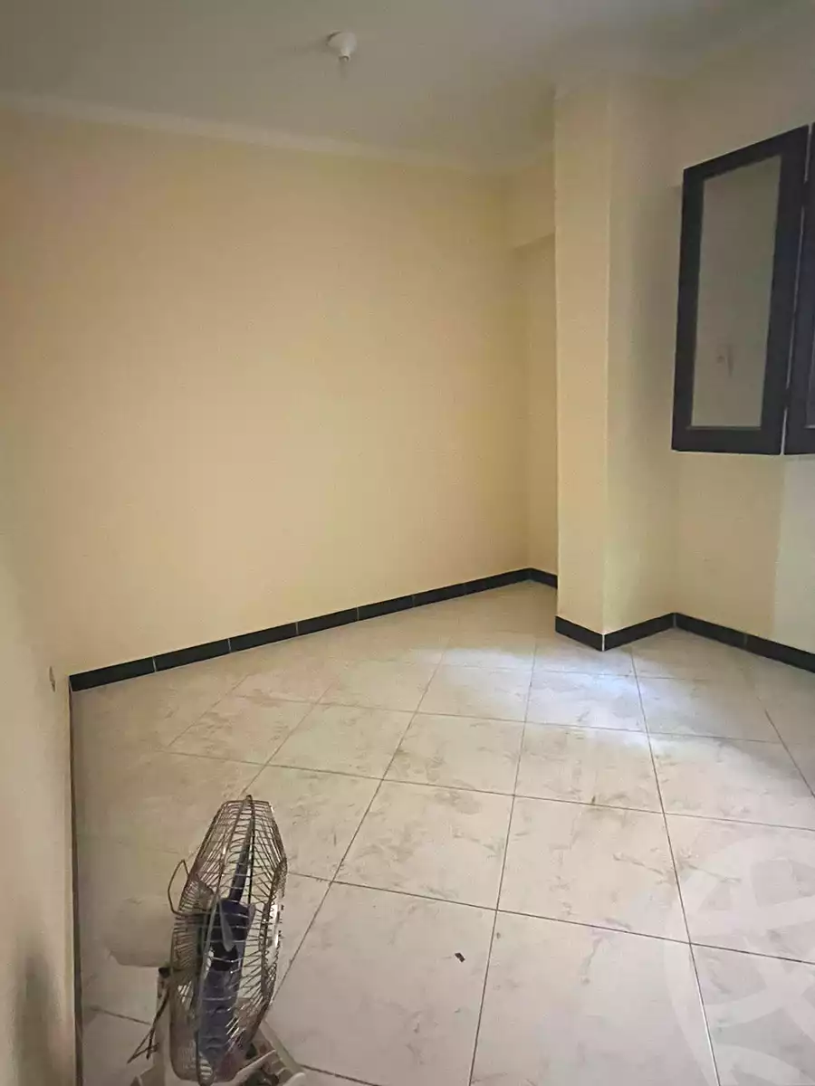 https://aqarmap.com.eg/ar/listing/7236750-for-rent-cairo-6th-of-october-el-ahyaa-neighborhood-4th-neighbourhood-1