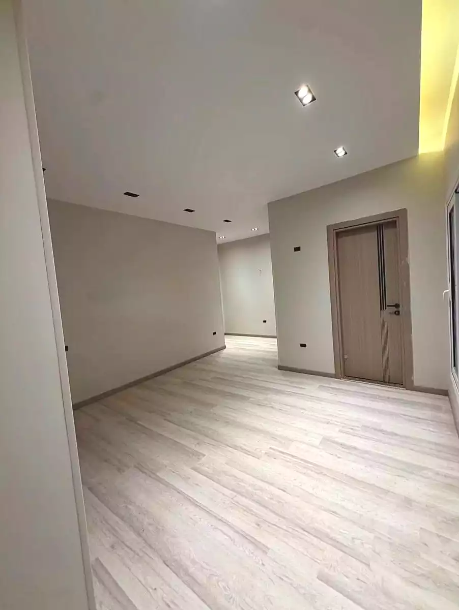 https://aqarmap.com.eg/ar/listing/7236758-for-sale-cairo-el-sheikh-zayed-city-el-hay-elthaleth-lhy-lthlth