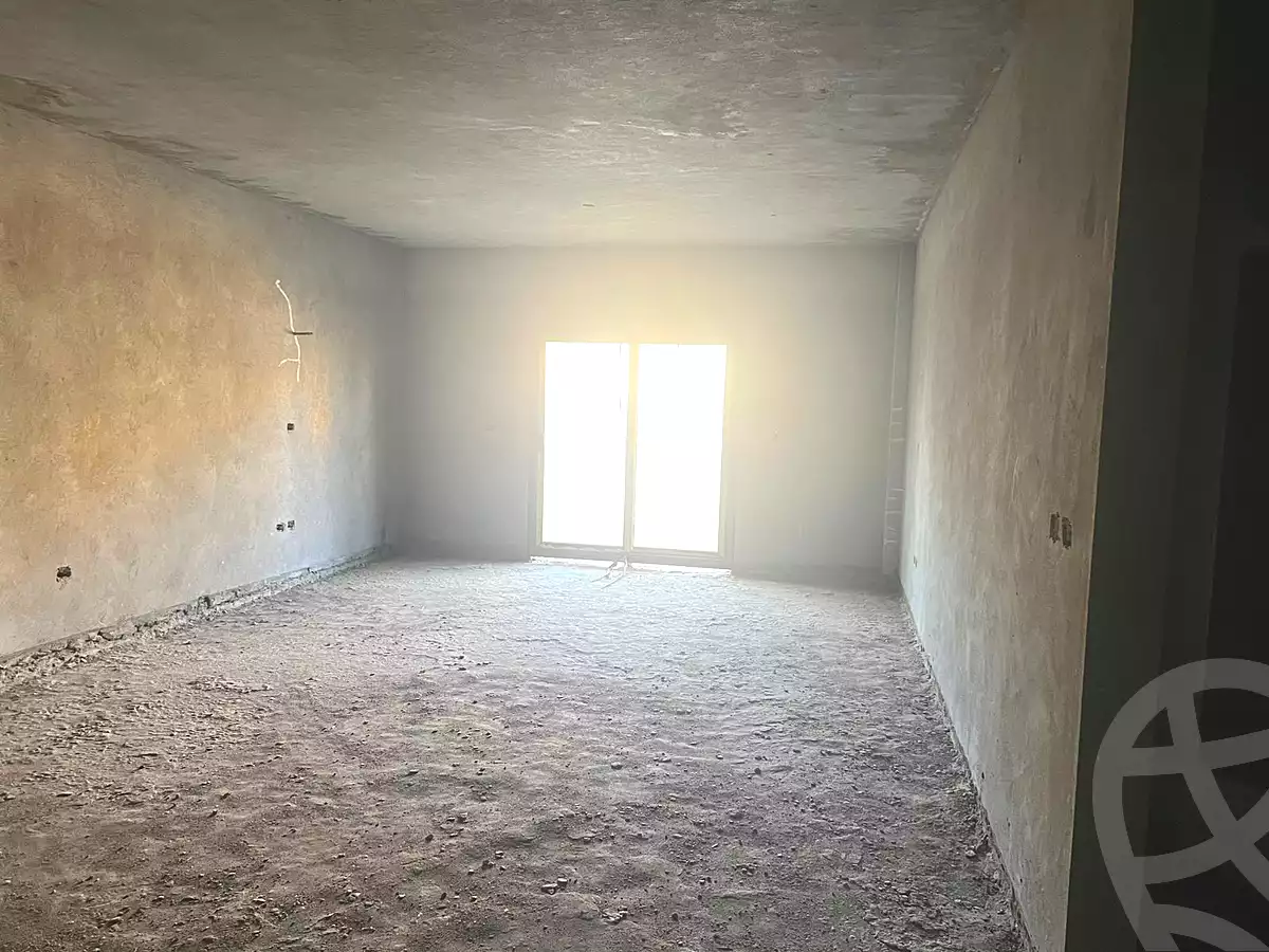 https://aqarmap.com.eg/ar/listing/7236767-for-sale-cairo-el-sheikh-zayed-city-compounds-greens