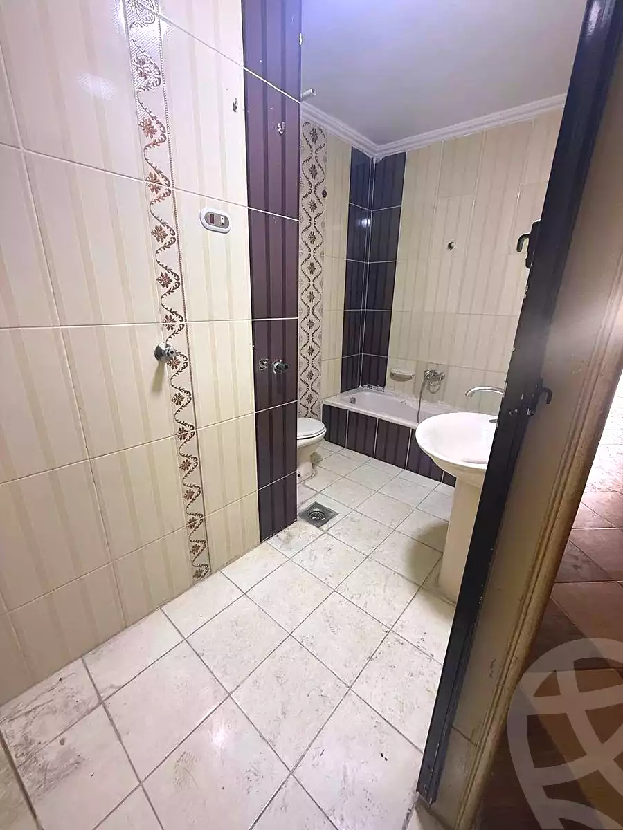 https://aqarmap.com.eg/ar/listing/7237231-for-sale-alexandria-sydy-bshr-sydy-bshr-bhry-ibrahim-el-sayed-st
