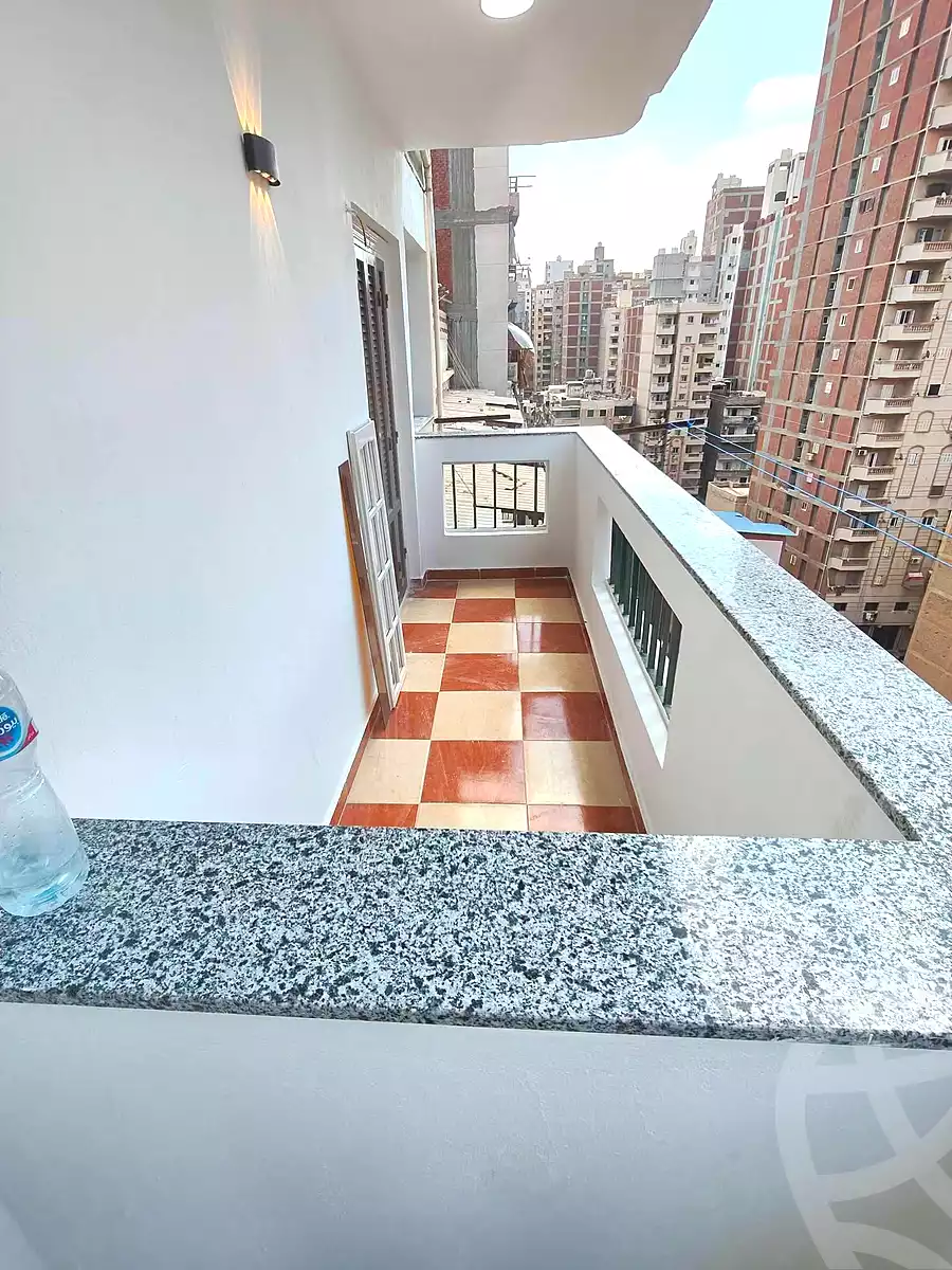 https://aqarmap.com.eg/ar/listing/7237369-for-sale-alexandria-sydy-bshr-sydy-bshr-bhry-shr-mhmwd-l-yswy