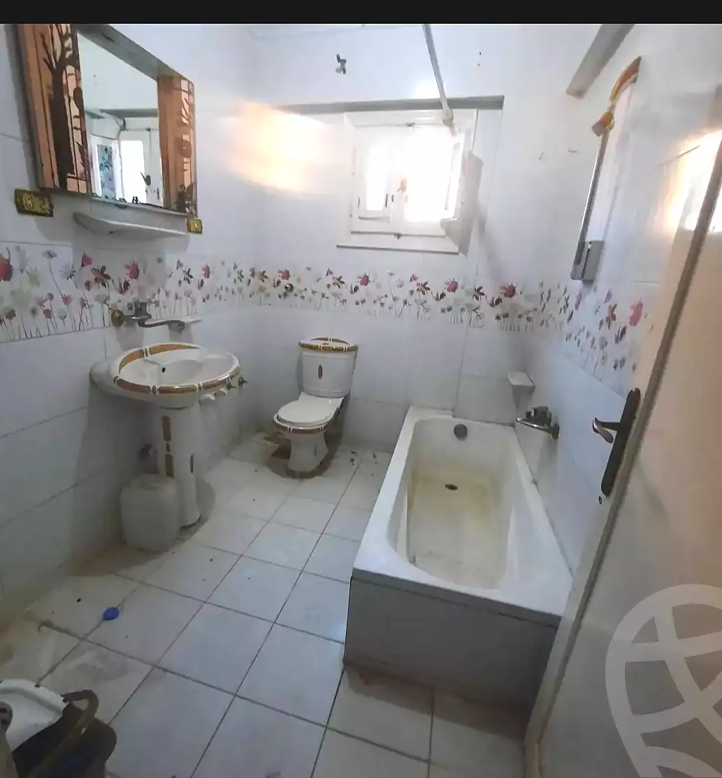 https://aqarmap.com.eg/en/listing/7235836-for-sale-alexandria-al-agamy-el-hanouvel-al-asdakaa-st