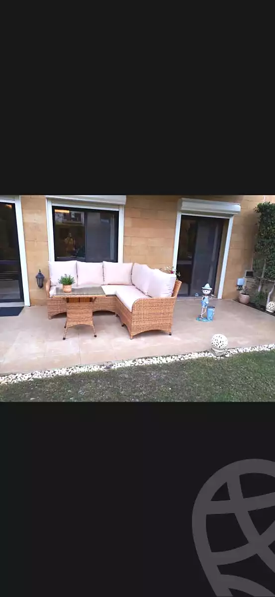 https://aqarmap.com.eg/ar/listing/7237992-for-sale-cairo-el-sheikh-zayed-city-compounds-kmbwnd-wyst-twn-swdyk