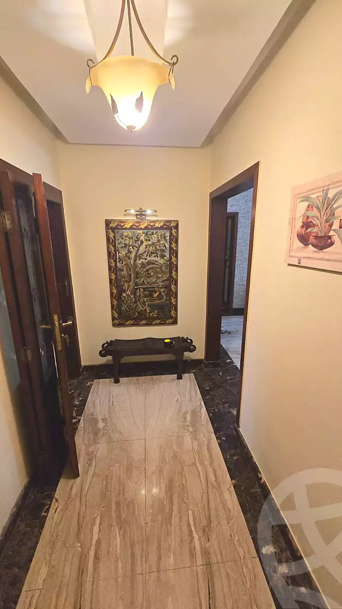 https://aqarmap.com.eg/ar/listing/7237992-for-sale-cairo-el-sheikh-zayed-city-compounds-kmbwnd-wyst-twn-swdyk