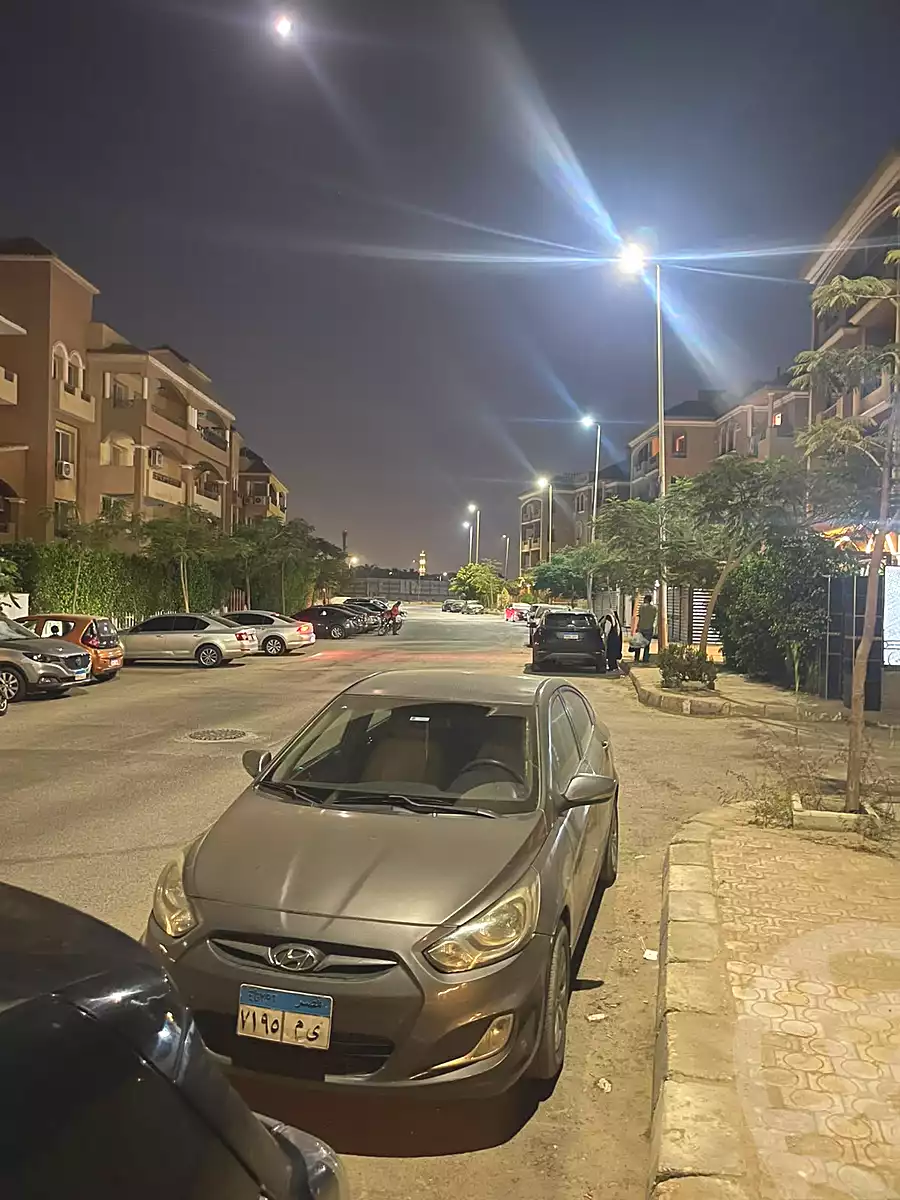 https://aqarmap.com.eg/en/listing/7238121-for-sale-cairo-el-sheikh-zayed-city-compounds-el-khamayel