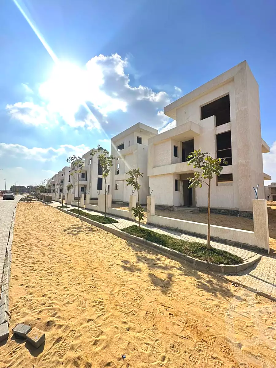 https://aqarmap.com.eg/en/listing/7238732-for-sale-cairo-new-cairo-lmstqbl-syty-compounds-nyoum-arab-development