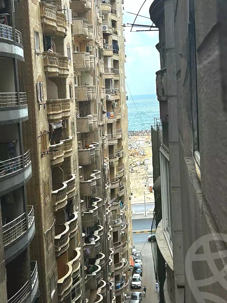 https://aqarmap.com.eg/ar/listing/7238839-for-sale-alexandria-sydy-bshr-sydy-bshr-bhry