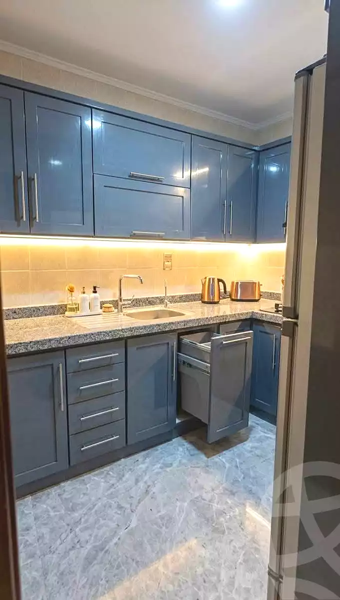 https://aqarmap.com.eg/ar/listing/7239109-for-sale-cairo-helwan-ahmed-enci-st