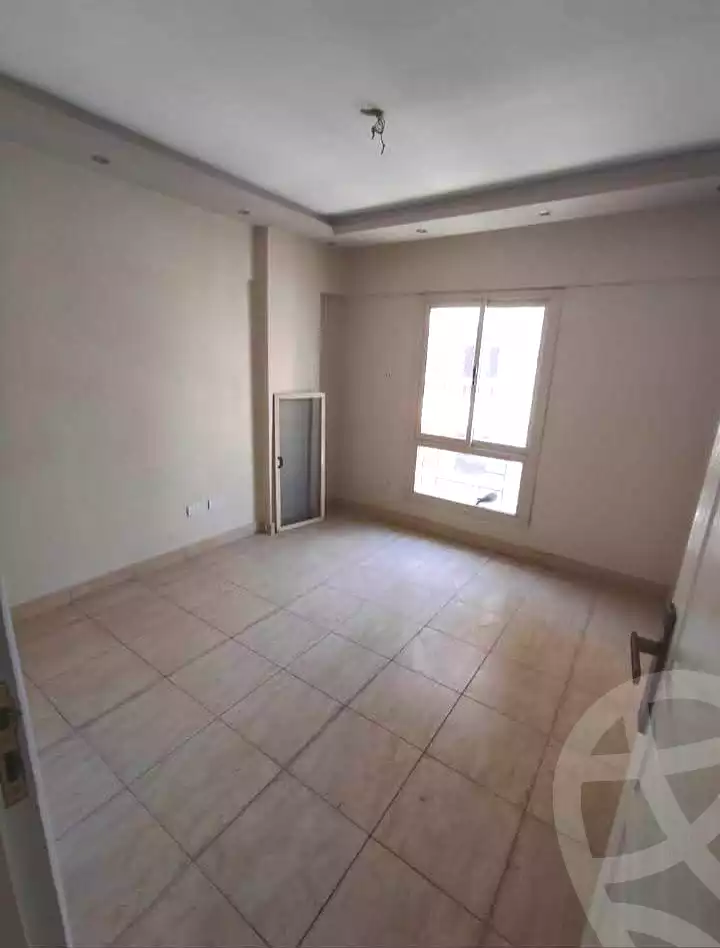 https://aqarmap.com.eg/ar/listing/7239353-for-rent-alexandria-moharram-bey