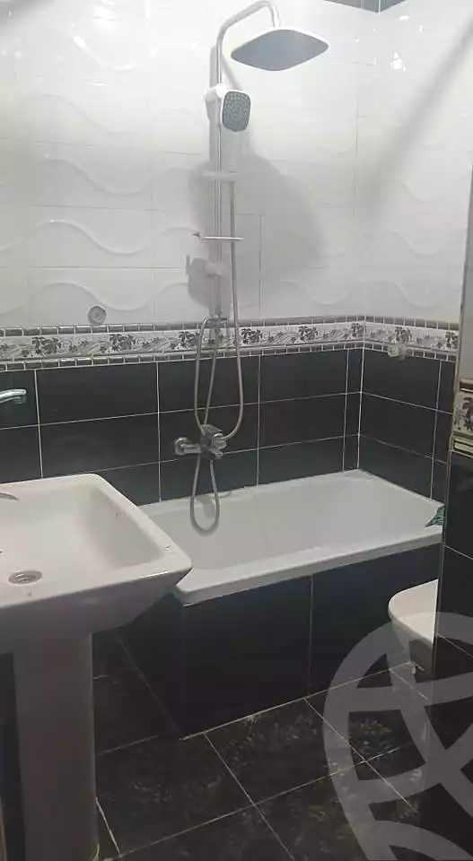 https://aqarmap.com.eg/ar/listing/7229842-for-sale-alexandria-al-agamy-el-hanouvel-el-warsha-st