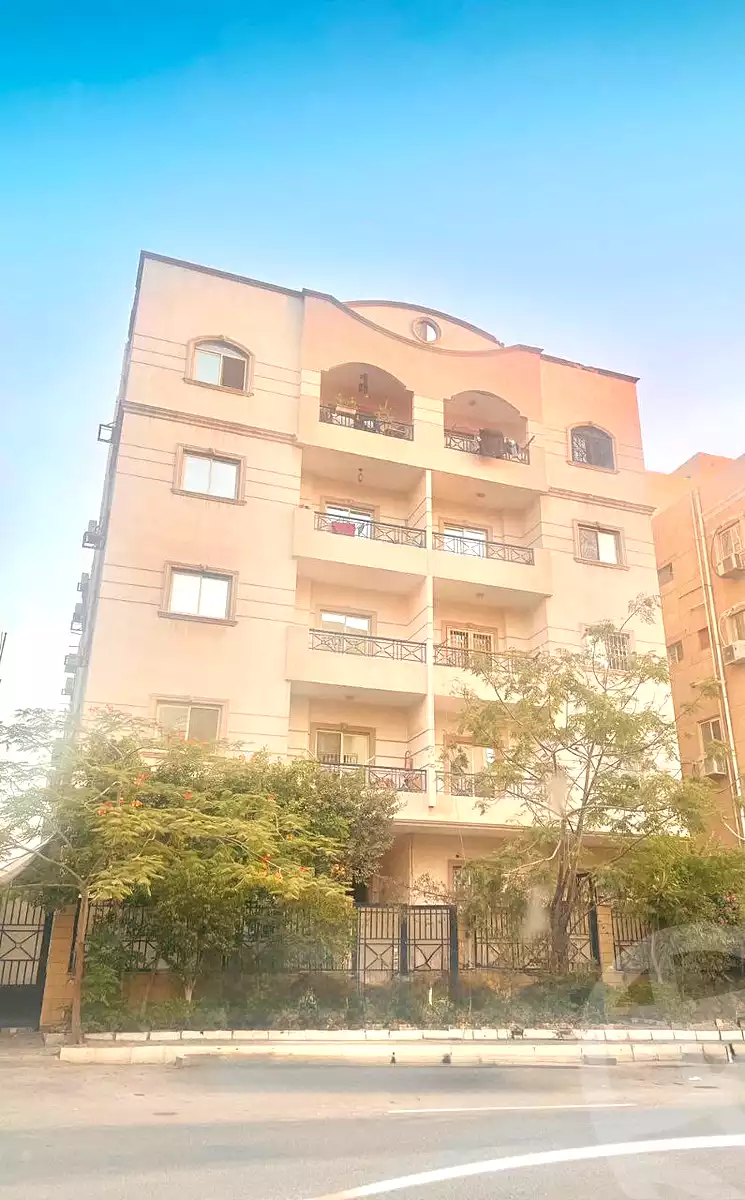 https://aqarmap.com.eg/ar/listing/7239880-for-sale-cairo-new-cairo-el-banafsg-el-banafsag-omarat-al-gabri-st