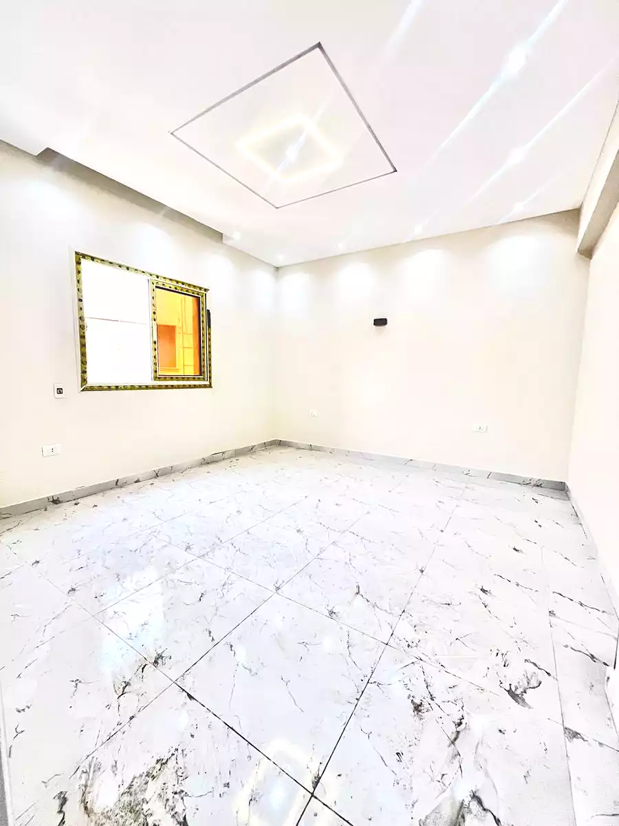 https://aqarmap.com.eg/ar/listing/7240364-for-sale-cairo-new-cairo-first-settlement-mhwr-mstfy-kml