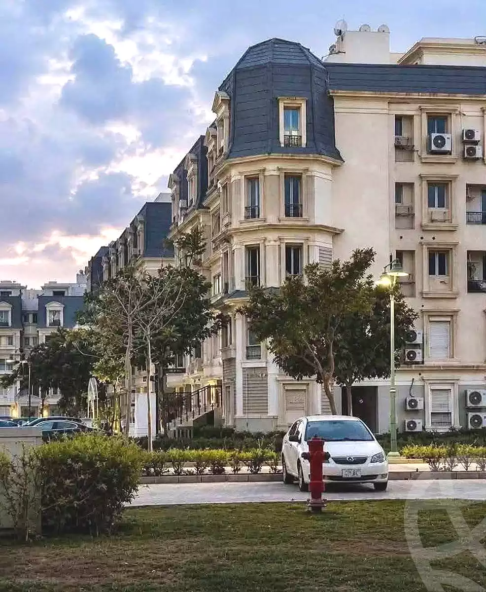 https://aqarmap.com.eg/ar/listing/7240547-for-sale-cairo-new-cairo-compounds-mountain-view-hyde-park
