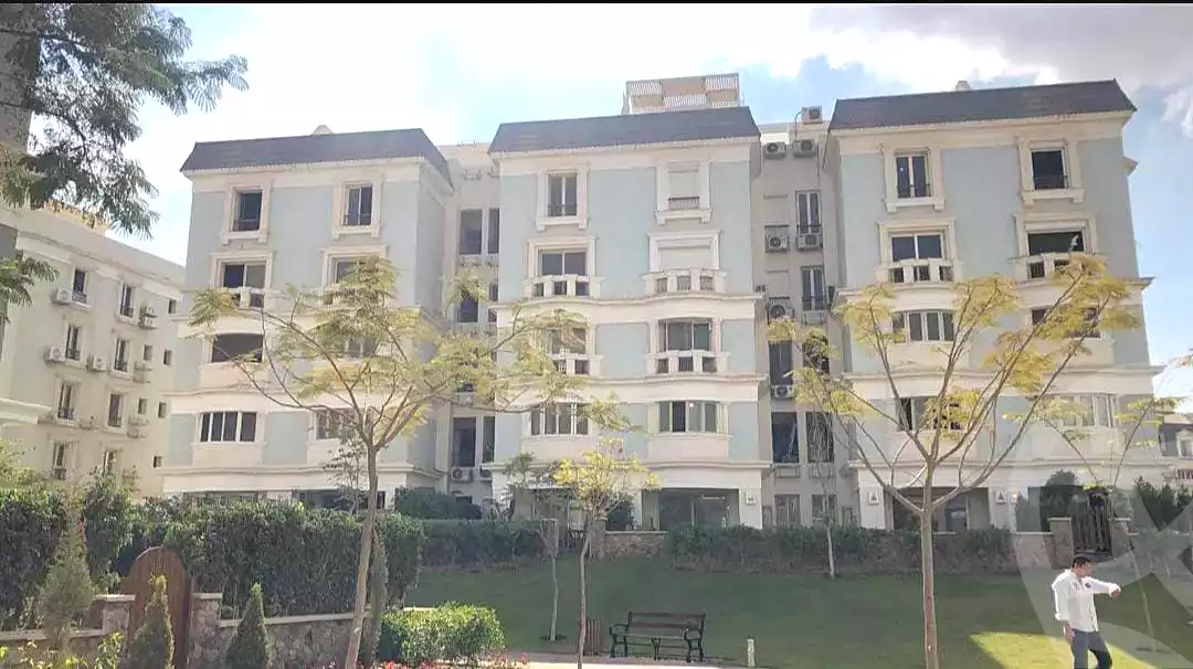 https://aqarmap.com.eg/ar/listing/7240558-for-sale-cairo-new-cairo-compounds-mountain-view-hyde-park