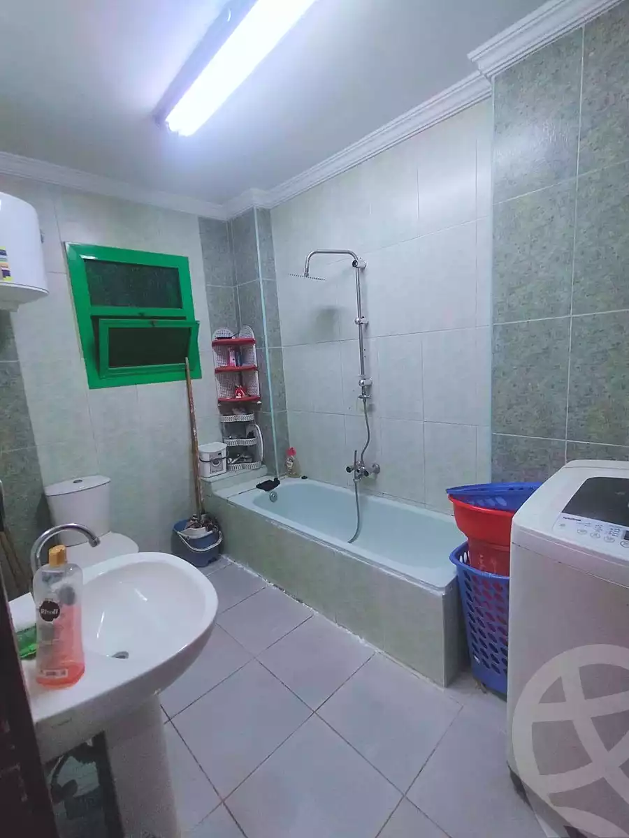 https://aqarmap.com.eg/ar/listing/7243316-for-sale-cairo-helwan-helwan-el-sharkeya-heidar-st