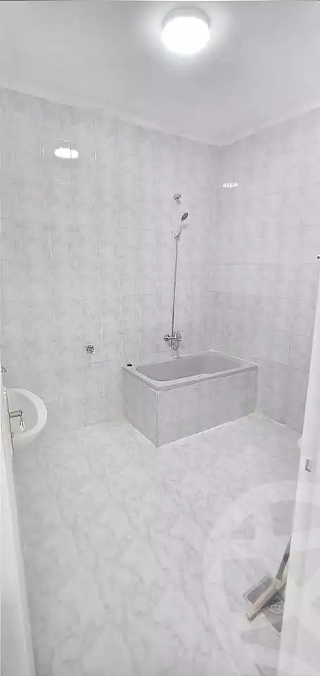 https://aqarmap.com.eg/ar/listing/7243492-for-sale-alexandria-al-agamy-shataa-el-nakheel