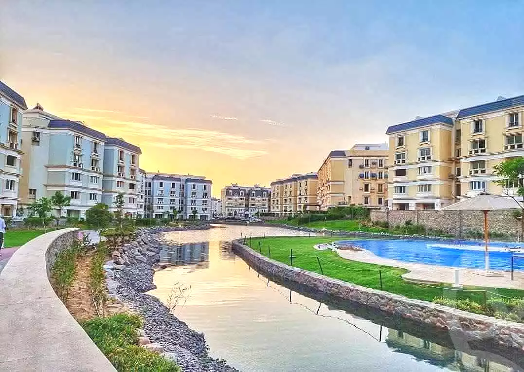 https://aqarmap.com.eg/ar/listing/7243977-for-sale-cairo-new-cairo-compounds-mountain-view-hyde-park